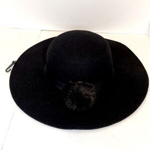 NEW…Black ⬛️ wool hat size OS (one size) from Forever21
